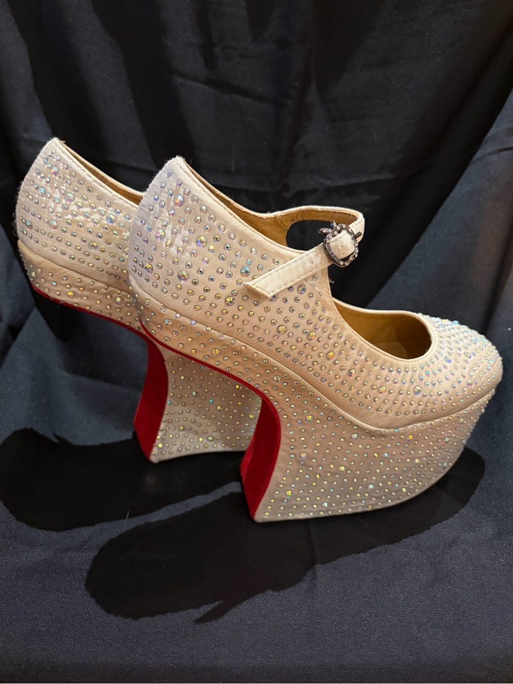 Apple Bottoms “Diamond Diva” Platform Wedges (US 7)